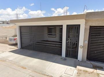 Casa de 3 habitaciones, Ahome · Casa en Venta en Jardines del Bosque, Los Mochis, Sinaloa. Cll