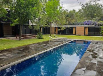 Casa en condominio de 3 habitaciones, Zapopan · Casa Pausa y Tierra: Arquitectura, Naturaleza y Lujo Frente Al Campo de Golf