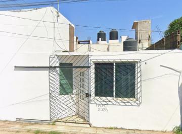 Casa de 3 habitaciones, Coatzacoalcos · Venta Casa Av Hilario Rodriguez Malpica, Benito Juárez Nte, Coatzacoalcos, Ver. a S F (G M)