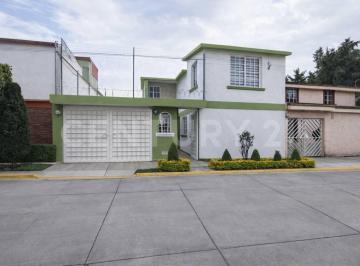 Casa · 178m² · 3 Recámaras · 2 Estacionamientos · Venta Casa Jardines de Santa Monica Tlalnepantla 11339