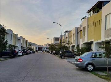 Casa de 2 habitaciones, Zapopan · Bonita Casa a Mitad de Precio en Col. El Fortin a 25 Min de Colli Urbano