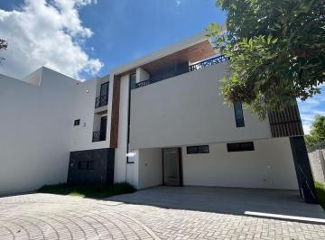 Casa · 325m² · 4 Recámaras · 3 Estacionamientos · Casa en Fraccionamiento Lomas de Angelópolis Parque Foresta