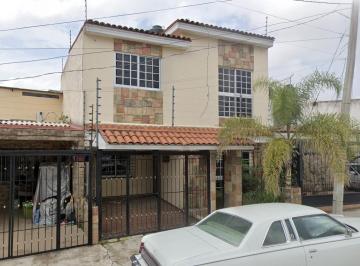 Casa de 3 habitaciones, Zapopan · Casa en Venta en Col. Lomas de Atemajac | Lomas del Infante a Pasos de Av Patria y Av Federalismo