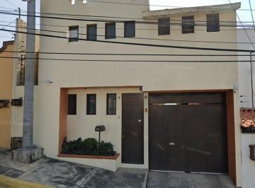 Casa de 3 habitaciones, Cuernavaca · Casa en Venta, Av Lomas Tzompantle Col, Lomas de Tzompantle Mun. Cuernavaca C. P. 62157 Morelos