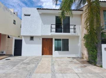 Casa en condominio de 3 habitaciones, Tlajomulco de Zúñiga · Casa Residencial en Venta Coto Valencia, Fraccionamiento Nueva Galicia
