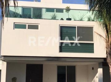 Casa de 3 habitaciones, Querétaro · Casa en Renta en Condominio Privado – Jardines de La Hacienda, Querétaro