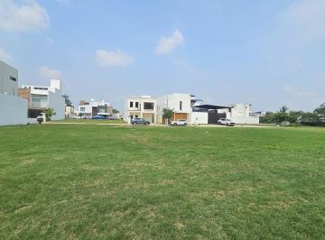 Terreno / Lote · 193m² · 2 Estacionamientos · Terreno en Venta con Vistas Al Lago en Residencial Onix