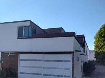 c54f583b651ed438bbb5cecb9788f53c2d5b2767580f898cbb55e8306ef351f8 · Casa en Venta en Fracc. Mediterráneo, Corregidora, Qro