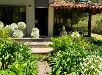 Casa de 3 habitaciones, Tapalpa · Cabaña en Venta en Tapalpa