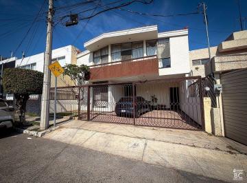 e6f788a522f2c0fe84be3912755dca1030fe3873de756528cf7ee4a772484102 · Casa en Venta en Providencia | Ideal Para Oficinas o Proyecto Comercial
