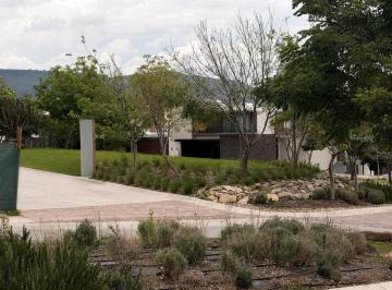 Terreno / Lote · 230m² · Terreno en Venta - Lomas del Molino II