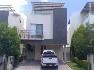 Casa · 220m² · 3 Recámaras · 2 Estacionamientos · Casa en Venta en El Mirador