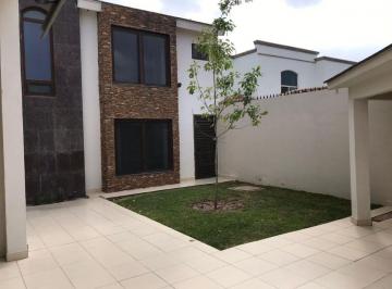 Casa de 5 habitaciones, Saltillo · Casa en Renta Al Norte 5 Recamaras Paneles Solares