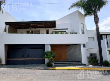 Casa en condominio · 600m² · 5 Recámaras · 4 Estacionamientos · Casa en Venta La Trinidad, Tlaxcalancingo, Única en Su Tipo, 600 m² Construidos, Súper Precio