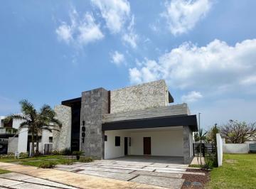 Casa · Casa en Punta Tiburón en Marina con 4 Recamaras y Areas Sociales