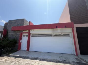 Casa · 197m² · 3 Recámaras · 2 Estacionamientos · Casa en Renta en Fraccionamiento Las Palmas