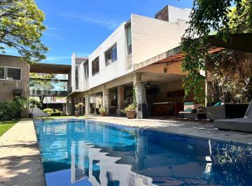 Casa · 800m² · 4 Recámaras · 3 Estacionamientos · Casa - Chapultepec