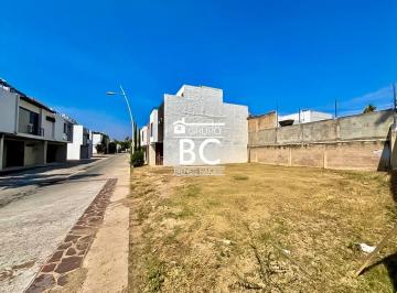 b5d77fade333aa159e64ddf6796dee761aceba4769a88ccd3d251f3634684ef6 · Condominio Cantares, Terreno en Venta | 213 m² | Casa Club y Seguridad 24/7