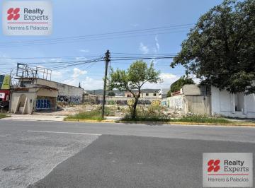 Terreno / Lote · 676m² · Terreno en Venta Av Paseos de Los Leones