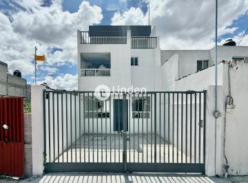 Casa · 121m² · 3 Recámaras · 2 Estacionamientos · Casa en Venta en Arboledas de Loma Bella