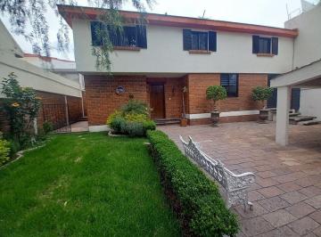Casa de 4 habitaciones, Naucalpan de Juárez · Amplia Casa en Renta Ciudad Satelite, Naucalpan!