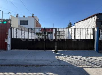 Casa · 64m² · 3 Recámaras · 2 Estacionamientos · Renta de Casa en Colonia Ensueño