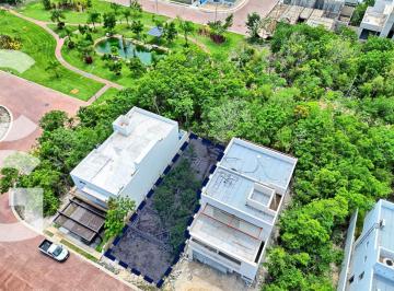 Terreno / Lote · Terreno en Venta en Cancún en Residencial Vía Cumbres de 250 M²o