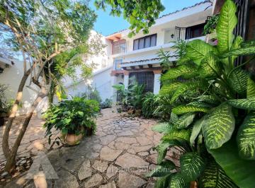 Casa · 422m² · 7 Recámaras · 2 Estacionamientos · Casa en Renta, 7 Recamaras, Estilo Mexicano, Amueblada/equipada, Pargo, Sm 3, Cancún.