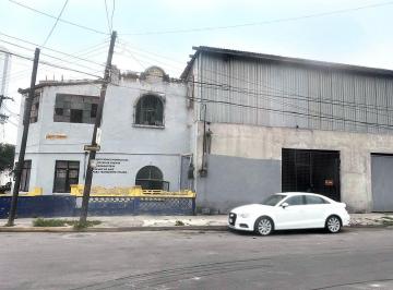 Casa · 240m² · 5 Recámaras · Venta Casa en Esquina de 328 m² Sobre Calle Colegio Civil - Col. Sarabia en Monterrey