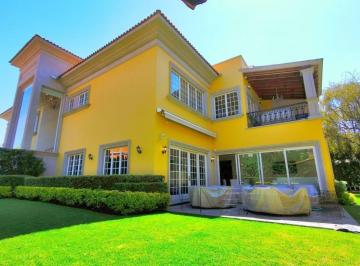 24c1a0b4b2fcd1905c34eac4a3c6e2d7e3e396eb9fb23025780fb324b63f4ced · Casa Venta, Residencia en La Toscana, Bosque de Las Lomas