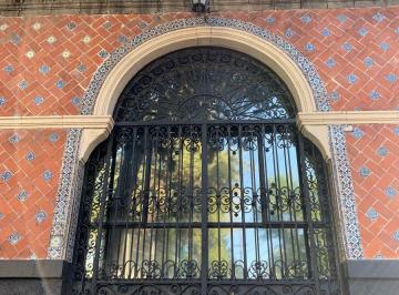 Casa uso de suelo de 5 habitaciones, Coyoacán · Se Vende Magnífica Casa con Fachada Histórica con Permiso Uso de Suelo.