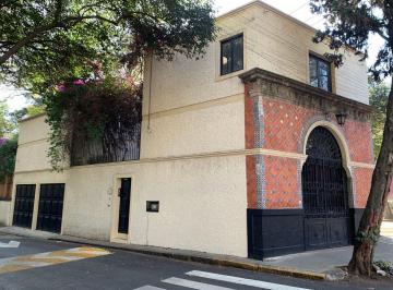 Casa uso de suelo de 5 habitaciones, Coyoacán · Casa de 143 m² con 5 Recámaras en Venta en del Carmen