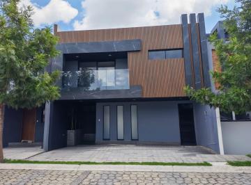 Casa · 322m² · 3 Recámaras · 2 Estacionamientos · Un Hogar Donde La Vida Se Siente Plena, Residencia en Parque Colima.