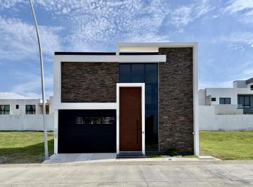 Casa · 180m² · 4 Recámaras · 2 Estacionamientos · Casa Nueva en Venta Punto Lomas