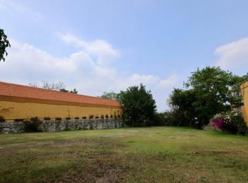 Terreno / Lote , Cuernavaca · Exclusivo Terreno Plano de 2,586 m² en Palmira, Junto a Reserva Federal