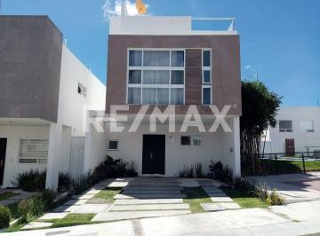 Casa en condominio · 158m² · 3 Recámaras · 2 Estacionamientos · Casa en Renta con Roof Garden en San Isidro Juriquilla - (4)