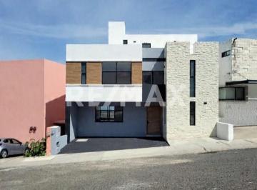 Casa en condominio · 350m² · 4 Recámaras · 2 Estacionamientos · Estrena Casa en Zibata - (4)