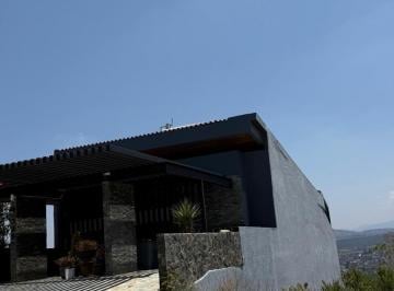 Casa · 3 Recámaras · 2 Estacionamientos · Se Renta Casa en El Club de Golf Altozano