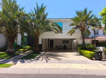 Casa en condominio de 3 habitaciones, Culiacán · Casa en Venta en Privada Los Álamos