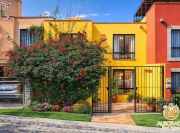 Casa de 3 habitaciones, San Miguel de Allende · Casa Amarilla en Venta