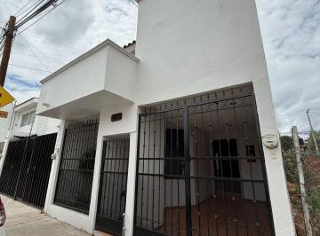 Casa de 3 habitaciones, León · Casa Amueblada en Renta en Villa Verde, León, Gto.