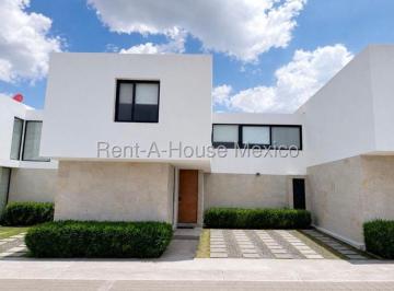 Casa de 4 habitaciones, El Marqués · Venta | Casa en Zibata, Querétaro | 4 Habitaciones L Campo del Golf | Plazas Comerciales Cerca.