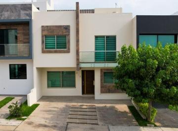 Casa en condominio · 250m² · 4 Recámaras · 2 Estacionamientos · Casa en Venta en Valle Imperial Coto Maya 19