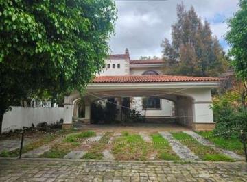 Casa · 765m² · 3 Recámaras · 6 Estacionamientos · Casa/terreno 8 Club Hípico Tapatío - Expo Gdl Ubicación Inigualable!