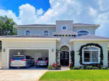 Casa en condominio de 5 habitaciones, Mérida · Espectacular Residencia Amueblada en La Privada Jardines de Rejoyada en Mérida Yucatan