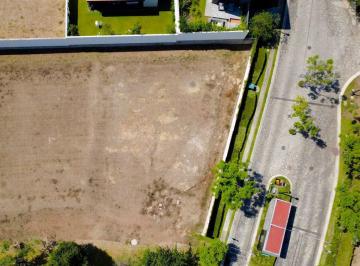 Terreno / Lote · 808m² · Terreno en Av Las Lomas Golf & Hábitat