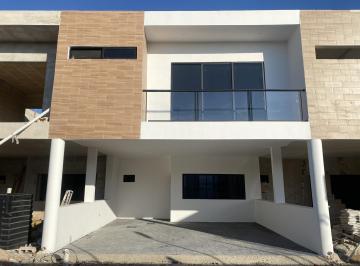 Casa · 220m² · 3 Recámaras · 2 Estacionamientos · Casa en Pueblo Cholul