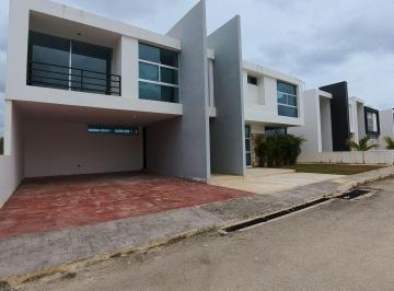 Casa · 375m² · 4 Recámaras · 4 Estacionamientos · Casa en Venta en Conkal, Merida, Yucatan.