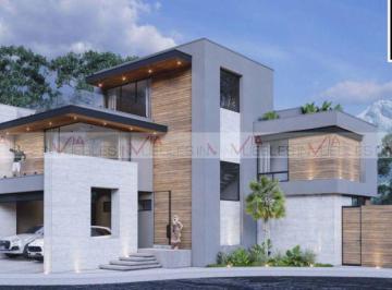 Casa · 422m² · 4 Recámaras · 2 Estacionamientos · Casa en Venta en Castaños del Vergel