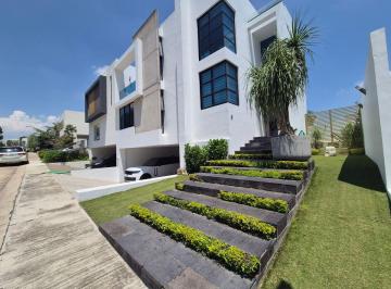 Casa de 4 habitaciones, Zapopan · Casa en Venta en Puerta del Bosque
